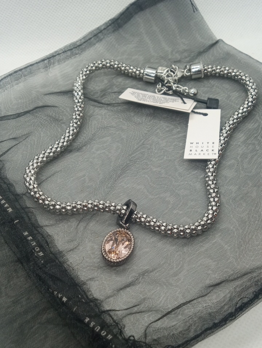 WHITE HOUSE/BLACK MARKET PENDANT